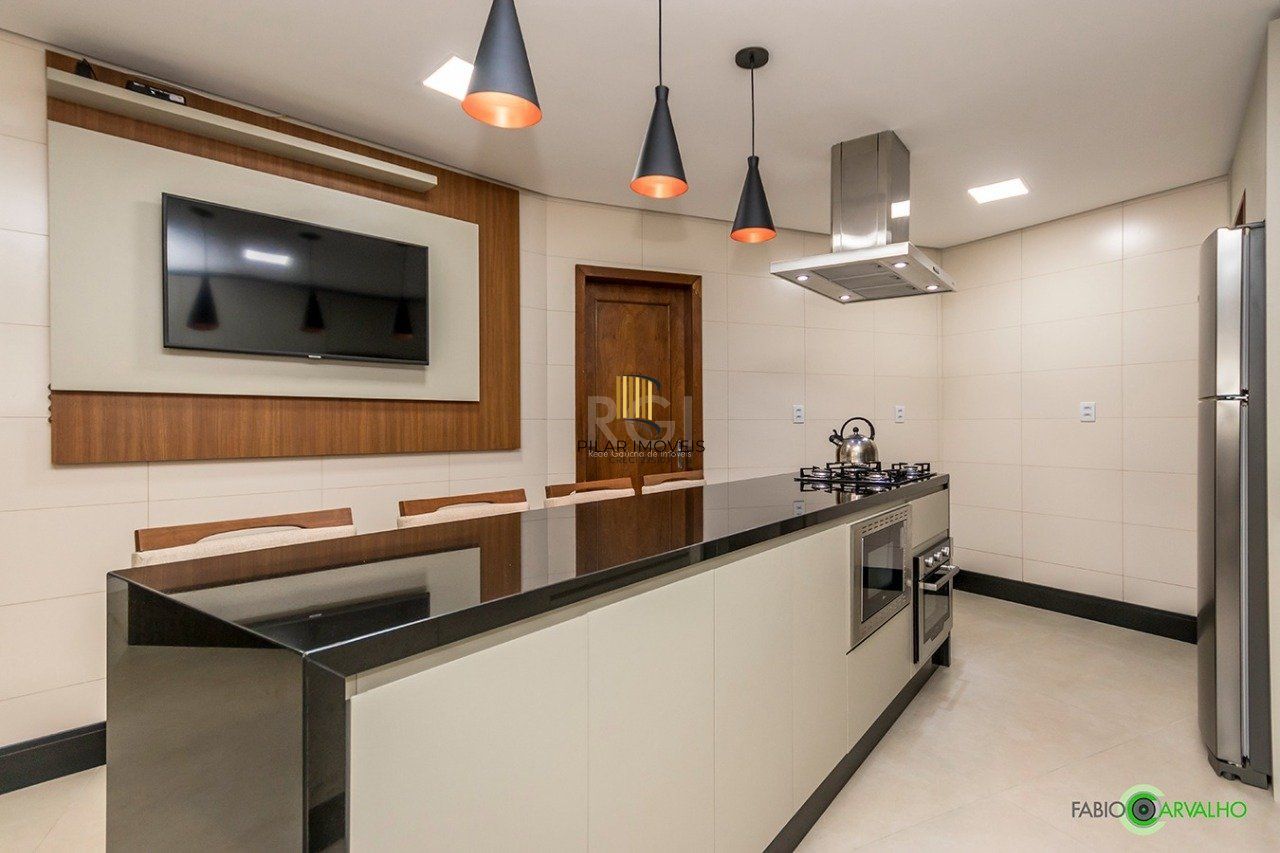 Sobrado para Venda - 335m², 4 dormitórios, sendo 2 suites, 3 vagas - Petrópolis