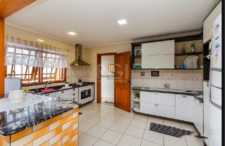 Casa 3 dormitórios no bairro Sarandi