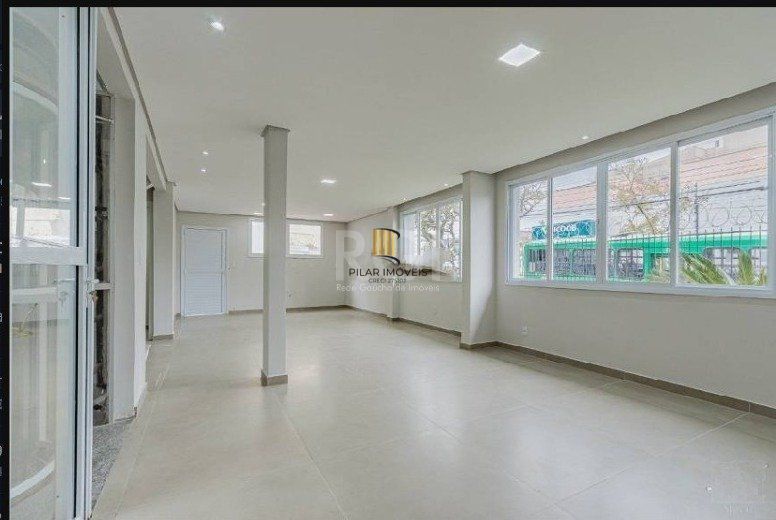 Casa para Venda - 220m², 3 dormitórios, sendo 2 suites, 2 vagas - Partenon