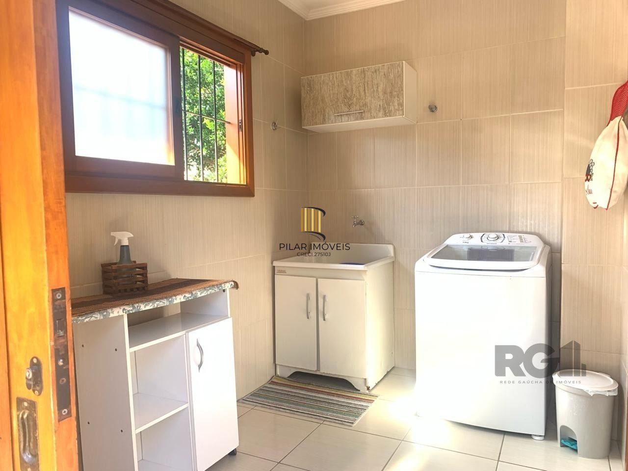 Casa com 3 quartos, 1 suíte, 3 vagas e 182m² para vender por R$ 890.000