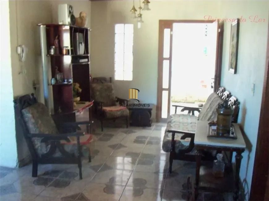 Casa a venda no bairro Ponta Grossa com 3 quartos / 1 suite / 2 banheiros / 2 vagas