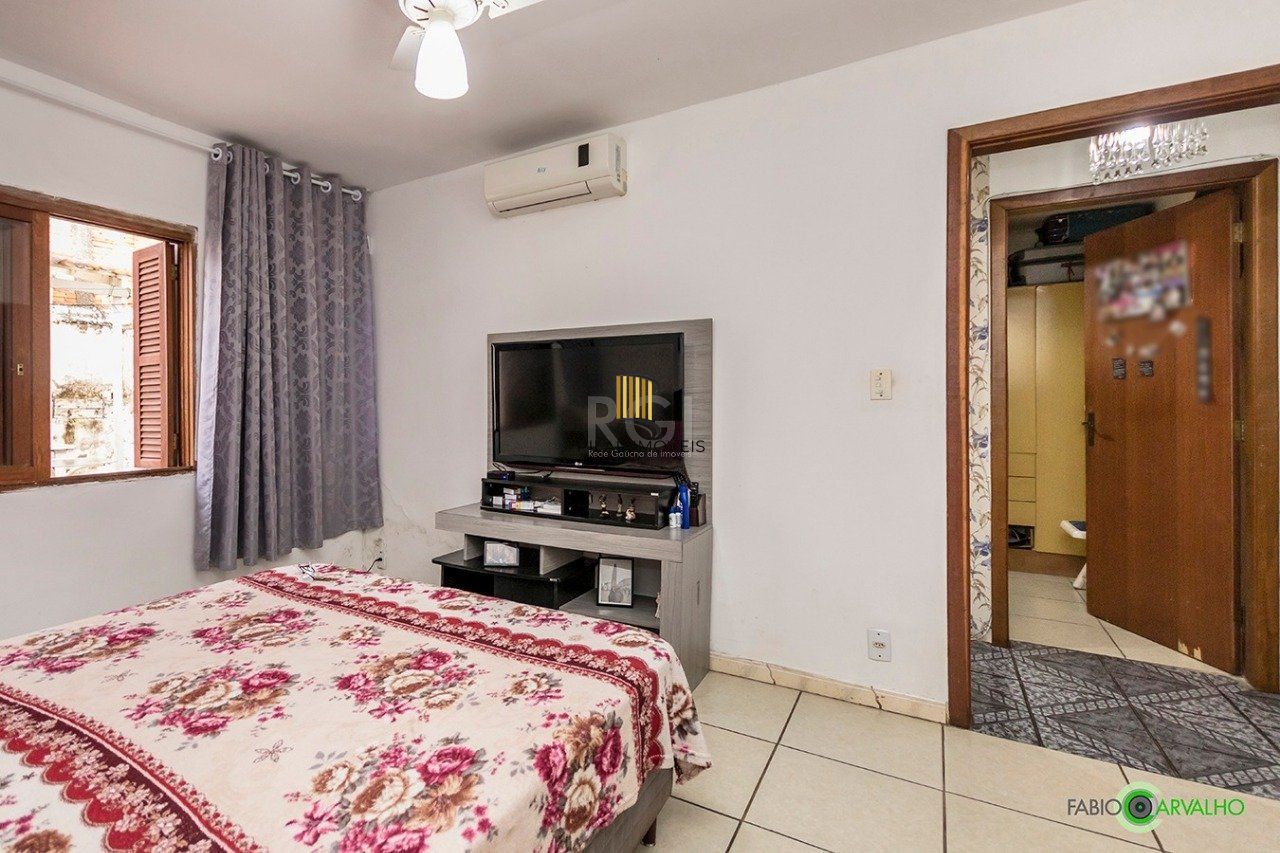Casa para Venda - 168m², 3 dormitórios, sendo 1 suites, 3 vagas - Medianeira