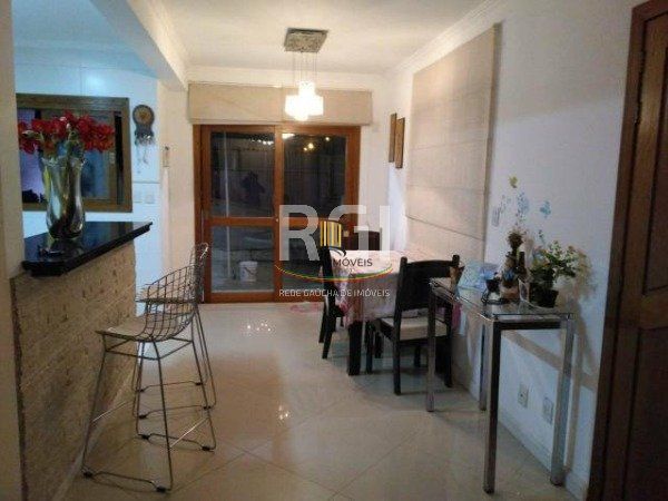 Casa para Venda - 100m², 3 dormitórios, sendo 1 suites, 2 vagas - Hípica