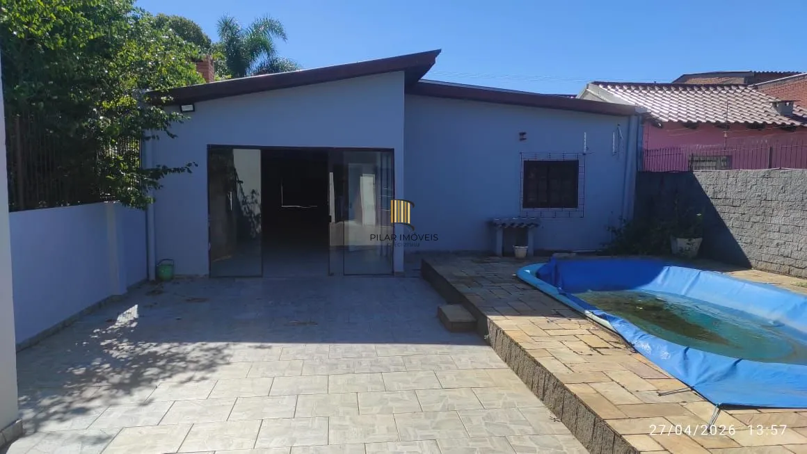 Casa com piscina e salão de festas a venda Canoas / 3 Dormitórios