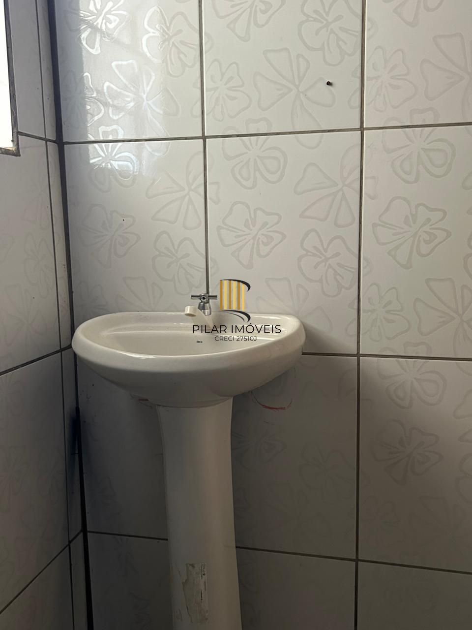 CASA COM 2 DORMITÓRIOS NO  BAIRRO FARRAPOS