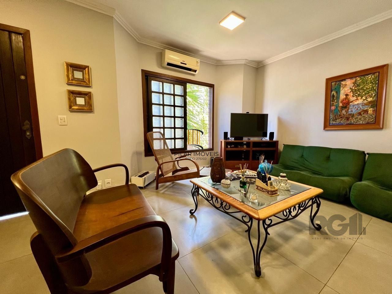 Casa 3 dormitórios no bairro Serraria