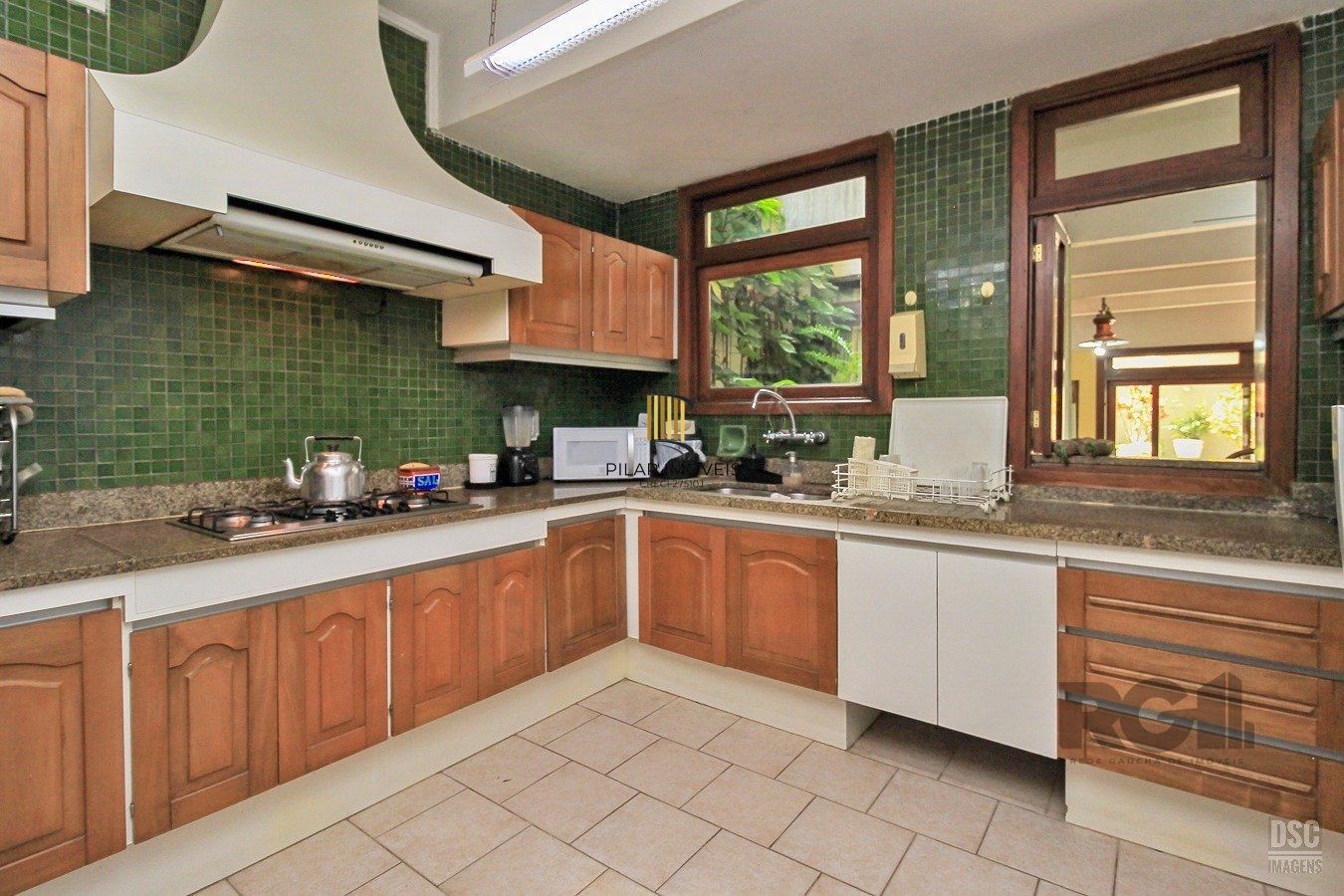 Casa 4 dormitórios no bairro Petrópolis