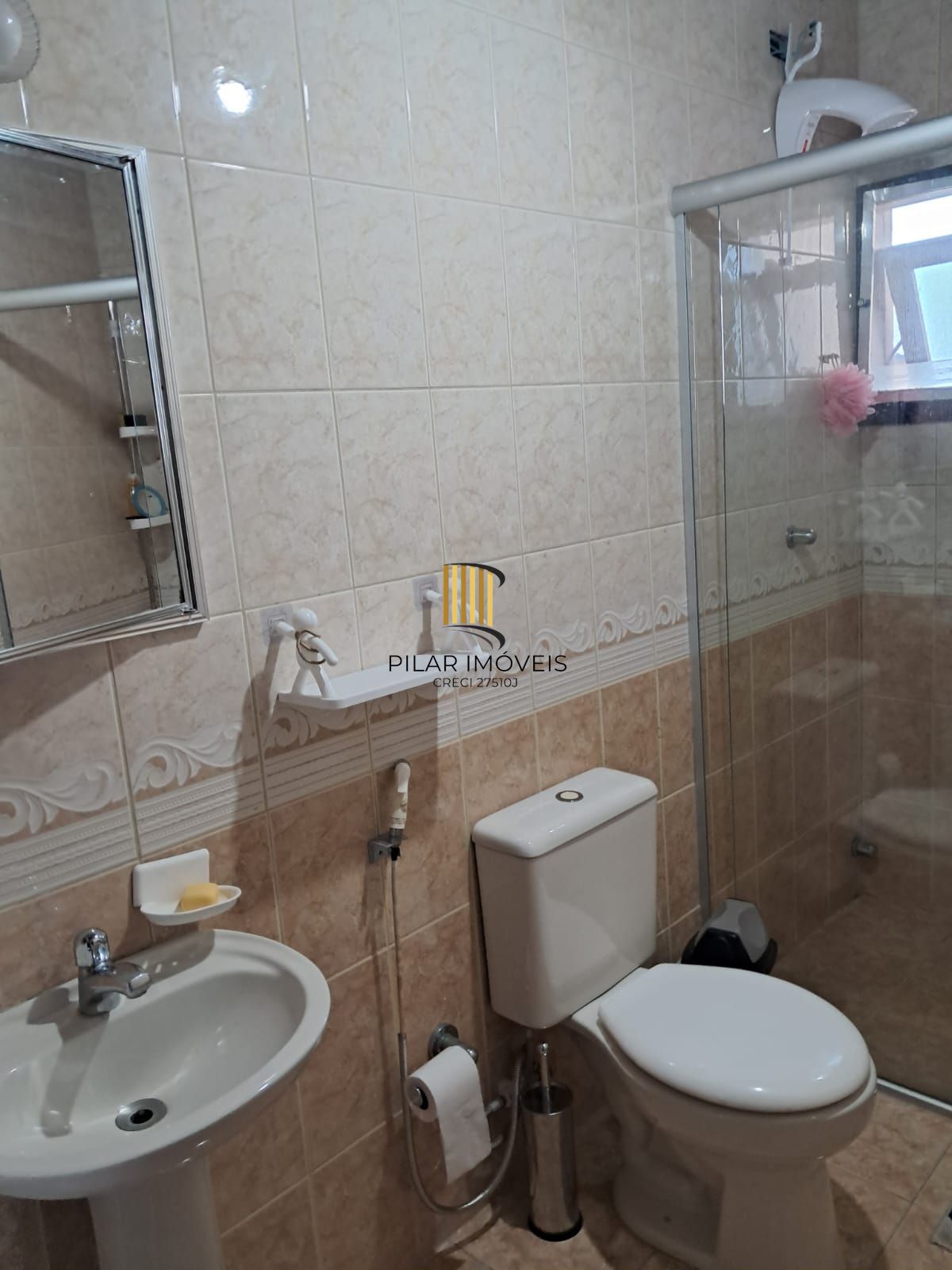 Sobrado 3 dormitórios no bairro Posto 6 (Capão Novo)