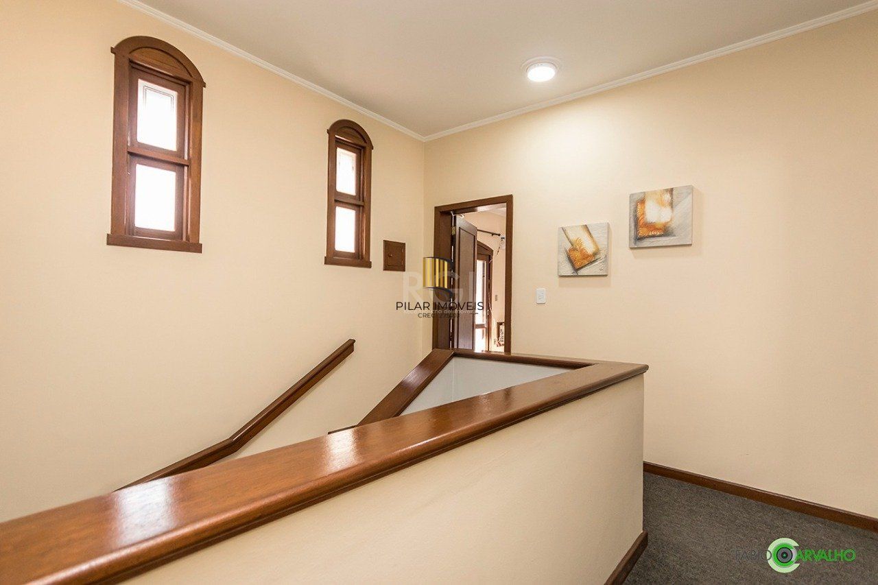 Sobrado para Venda - 335m², 4 dormitórios, sendo 2 suites, 3 vagas - Petrópolis