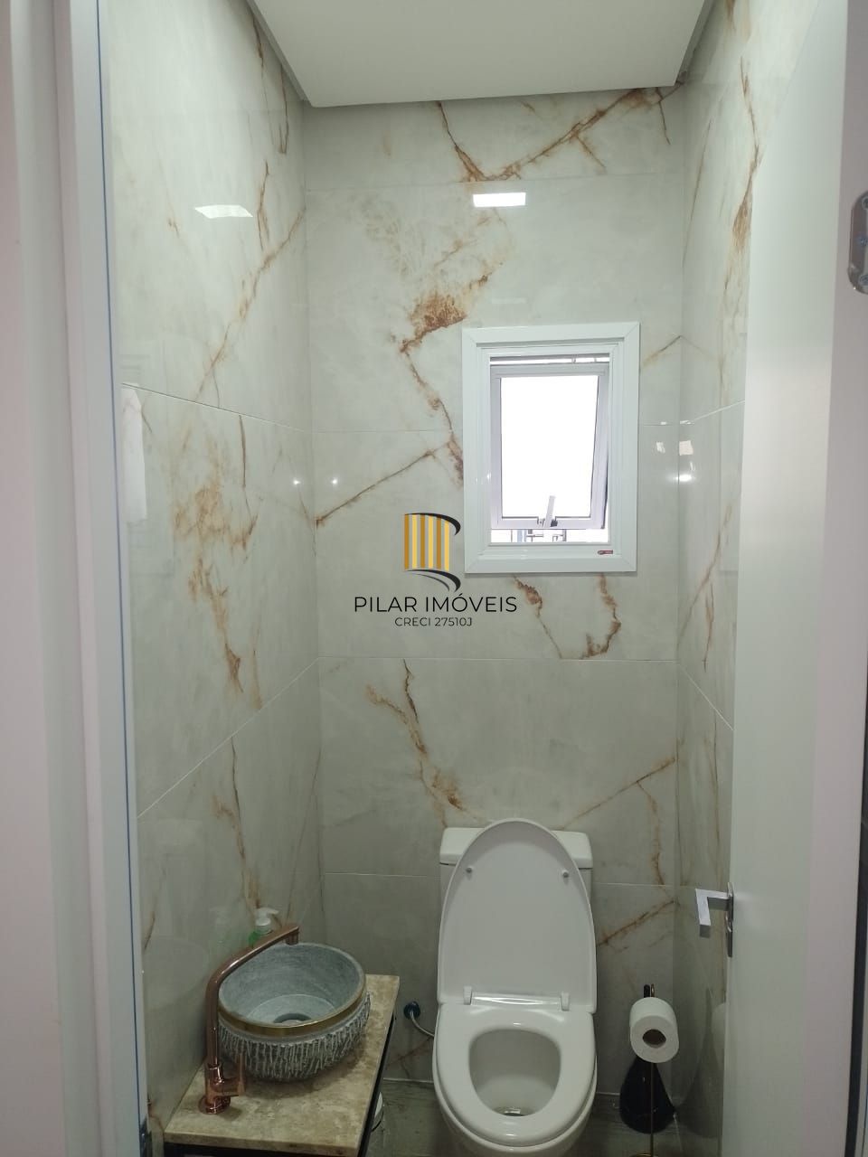 Casa a venda 4 Dormitórios/ Chácara da Pedras