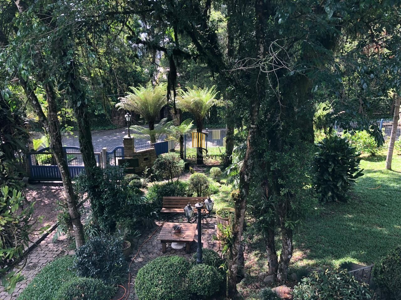 Sobrado para Venda - 295.24m², 3 dormitórios, sendo 3 suites, 2 vagas - Canela