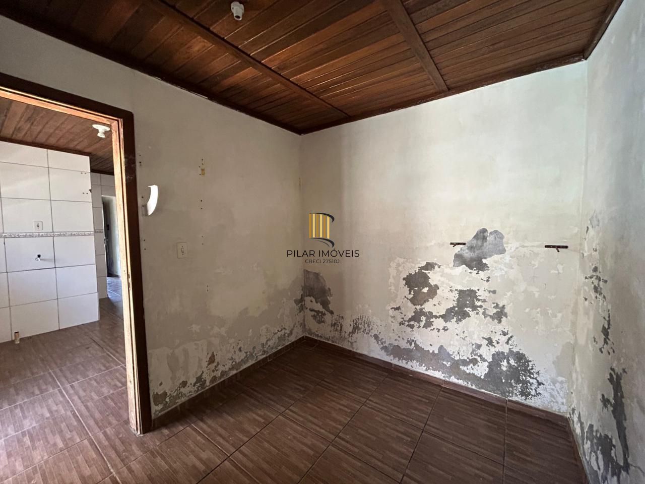 CASA COM 2 DORMITÓRIOS NO  BAIRRO FARRAPOS