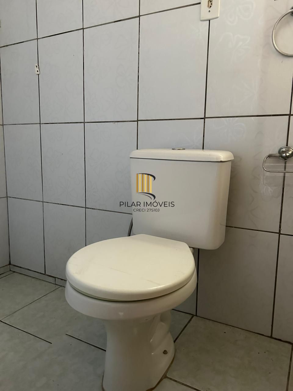 CASA COM 2 DORMITÓRIOS NO  BAIRRO FARRAPOS