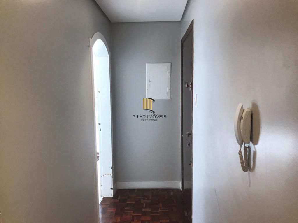 VENDE E ALUGA APARTAMENTO COM 100M² E UMA VAGA DE GARAGEM.