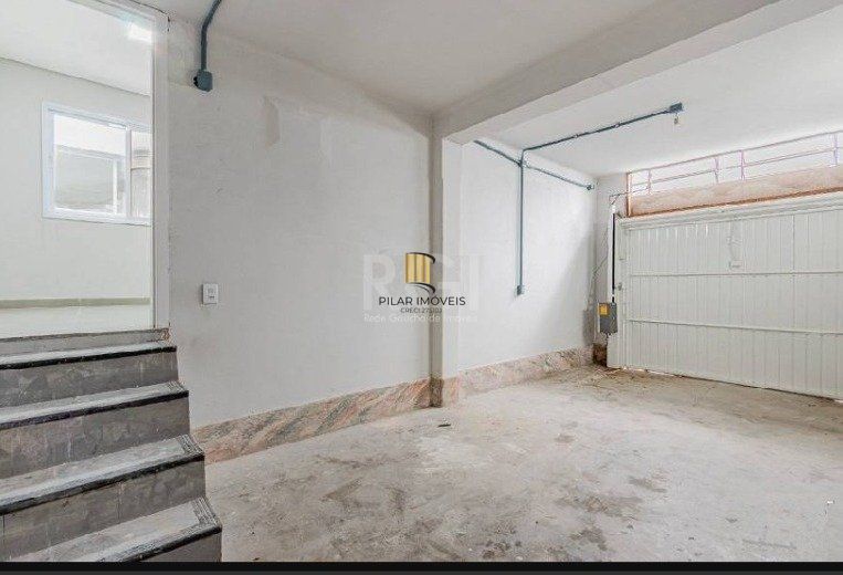 Casa para Venda - 220m², 3 dormitórios, sendo 2 suites, 2 vagas - Partenon
