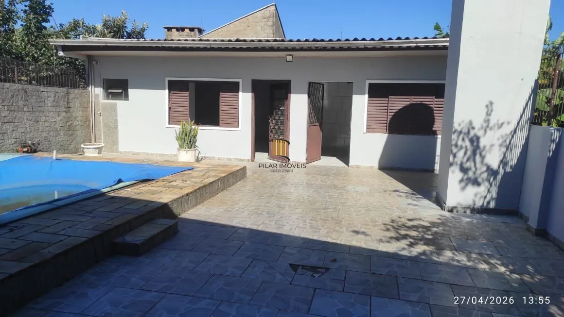 Casa com piscina e salão de festas a venda Canoas / 3 Dormitórios