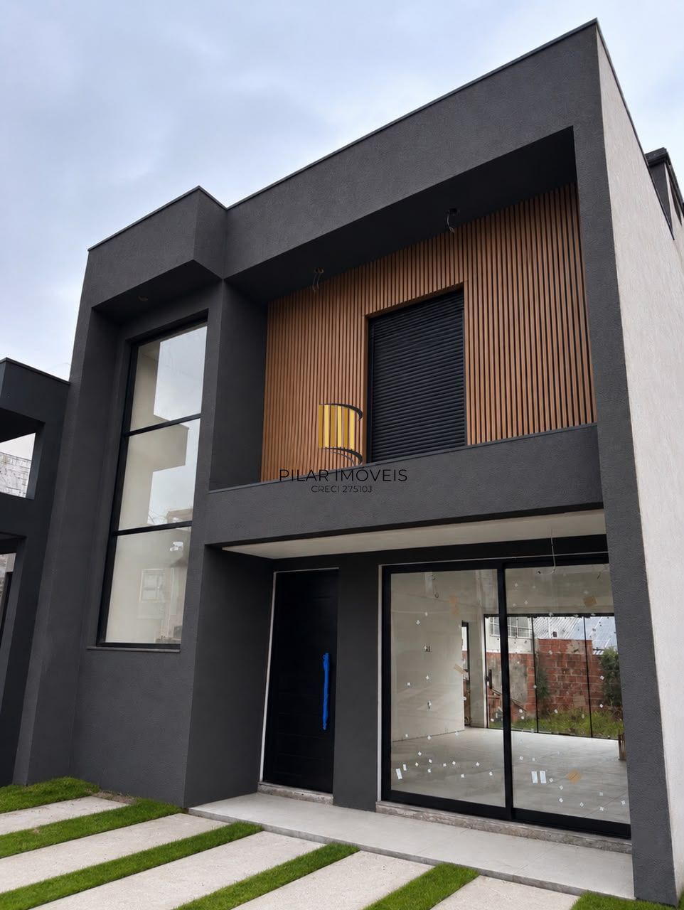 Casa Moderna com Piscina Privativa e 3 Quartos em Condomínio Fechado - Pilar Imóveis