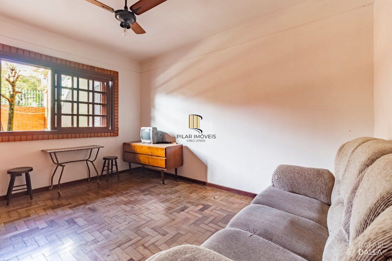 Casa para Venda - 574m², 3 dormitórios, sendo 2 suites, 8 vagas - Jardim Planalto