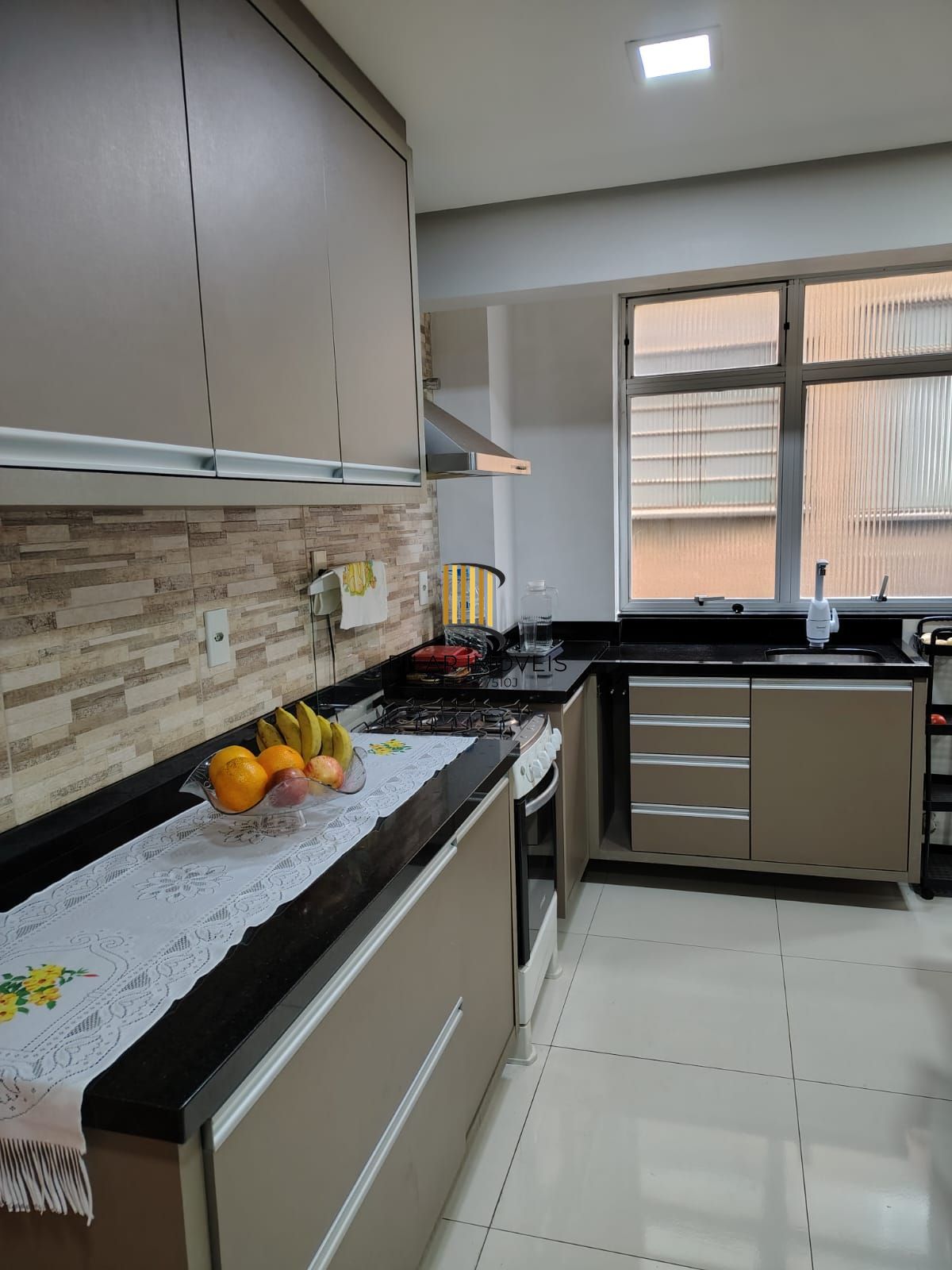 Apartamento Espaçoso no Centro Histórico com Móveis Sob Medida
