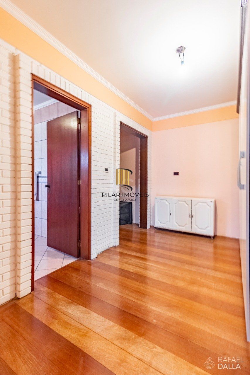 Casa para Venda - 574m², 3 dormitórios, sendo 2 suites, 8 vagas - Jardim Planalto