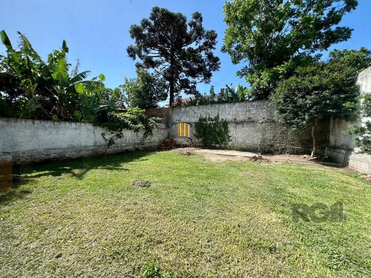 Casa 3 dormitórios no bairro Serraria