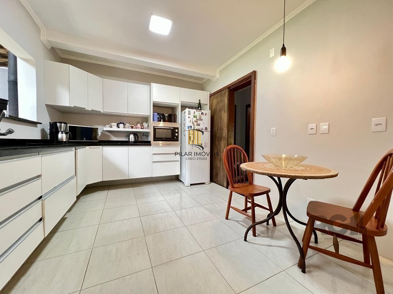 Casa 3 dormitórios no bairro Serraria