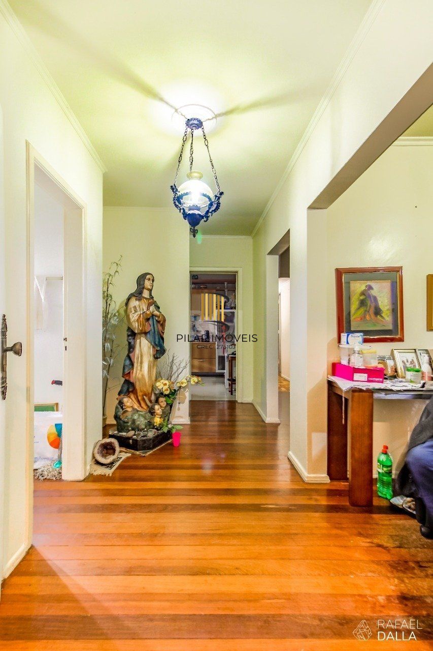 Casa para Venda - 249m², 5 dormitórios, sendo 1 suites, 4 vagas - Chácara das Pedras