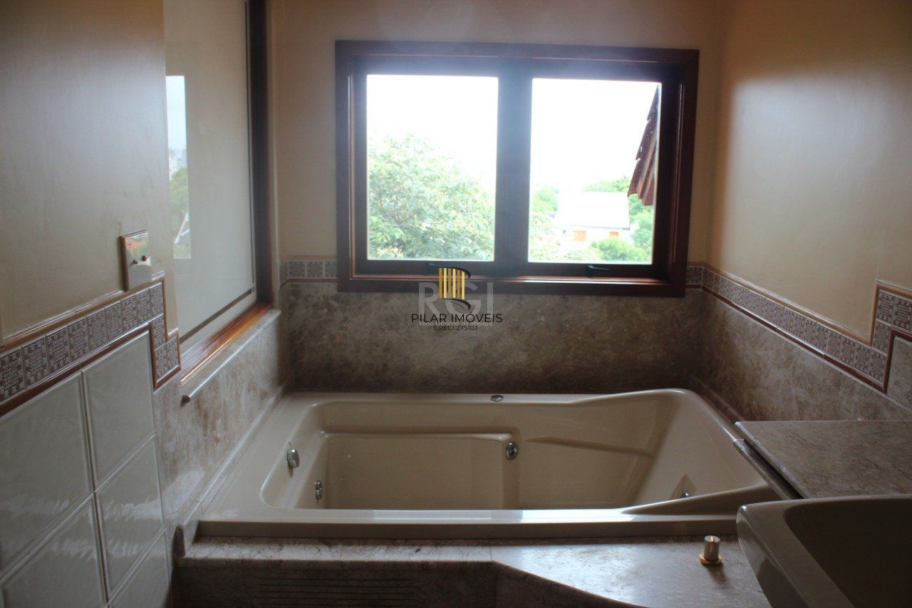 Casa Condominio para Venda - 379.23m², 4 dormitórios, sendo 1 suites, 2 vagas - Menino Deus