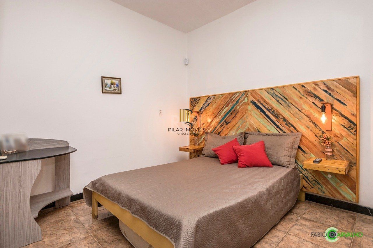 Casa para Venda - 168m², 3 dormitórios, sendo 1 suites, 3 vagas - Medianeira