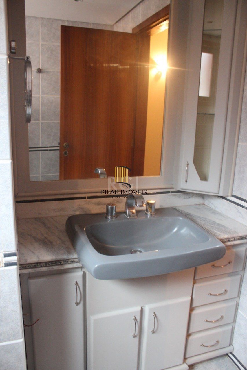 Casa Condominio para Venda - 379.23m², 4 dormitórios, sendo 1 suites, 2 vagas - Menino Deus