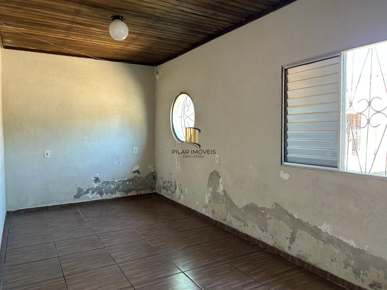 CASA COM 2 DORMITÓRIOS NO  BAIRRO FARRAPOS