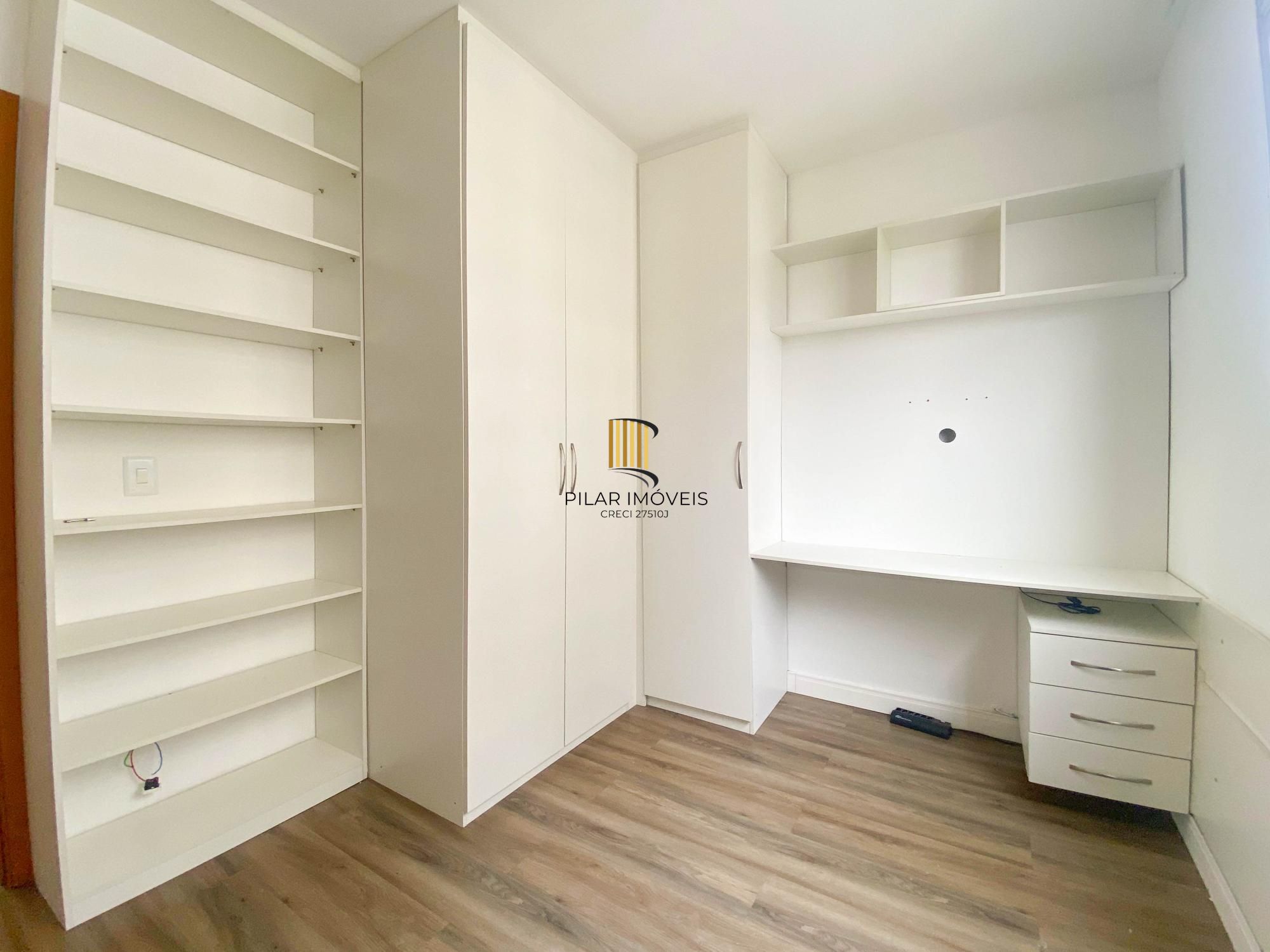 Apartamento de 2 quartos com sacada e churrasqueira com 1 vaga Porto Alegre