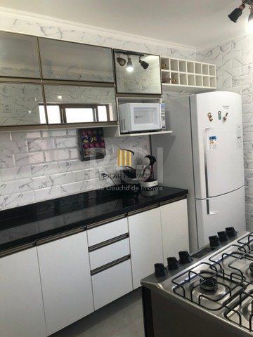 Apartamento para Venda - 82m², 2 dormitórios, sendo 1 suites, 2 vagas - Petrópolis