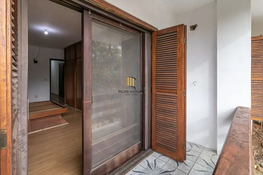 Casa / 3 Dormitórios / 1 Suíte / 3 Vagas / Churrasqueira / Piscina / Jardim Planalto / Jardim Itu / Porto Alegre / RS