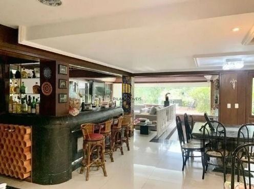 Casa 4 dormitórios no bairro Espírito Santo