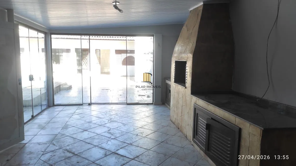 Casa com piscina e salão de festas a venda Canoas / 3 Dormitórios