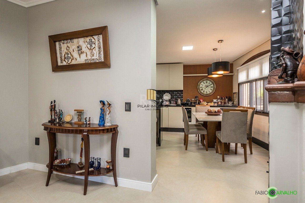 Sobrado para Venda - 335m², 4 dormitórios, sendo 2 suites, 3 vagas - Petrópolis