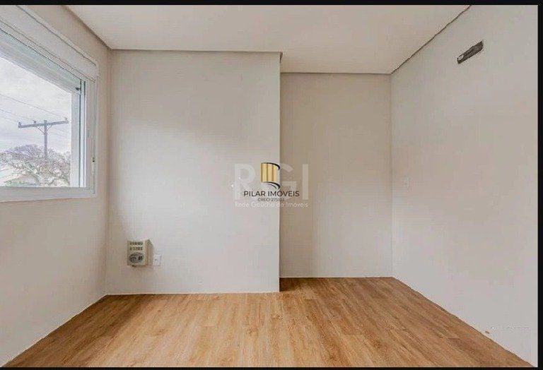 Casa para Venda - 220m², 3 dormitórios, sendo 2 suites, 2 vagas - Partenon