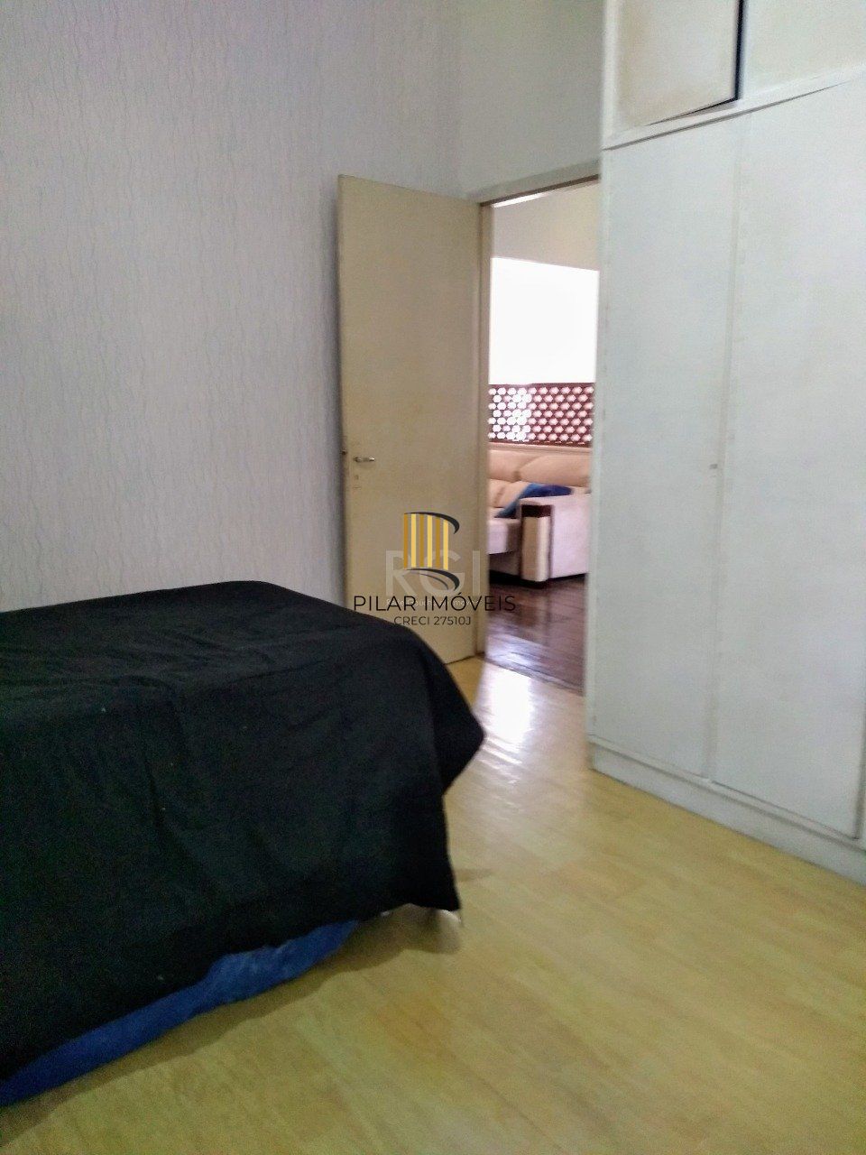 Casa para Venda - 400m², 3 dormitórios, sendo 2 suites, 2 vagas - Floresta