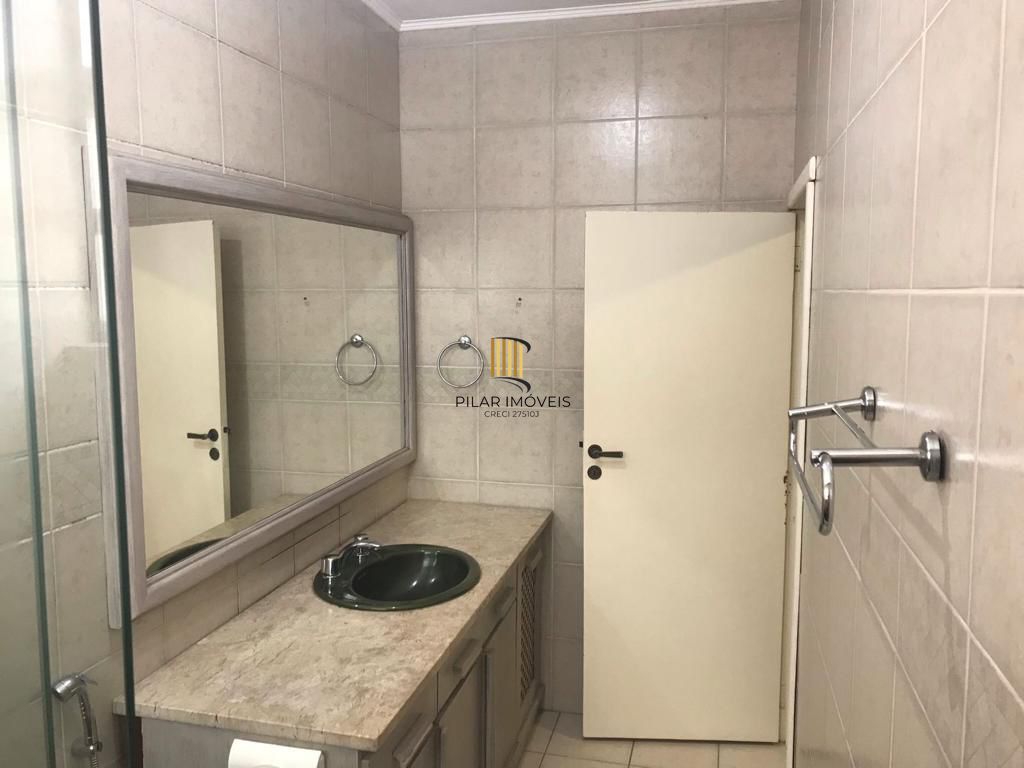 VENDE E ALUGA APARTAMENTO COM 100M² E UMA VAGA DE GARAGEM.