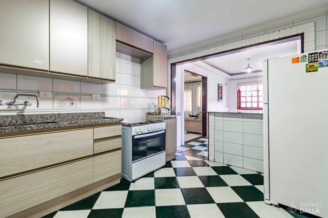 Casa para Venda - 574m², 3 dormitórios, sendo 2 suites, 8 vagas - Jardim Planalto