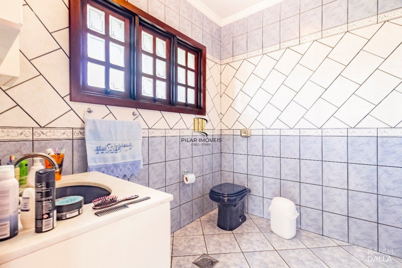 Casa para Venda - 574m², 3 dormitórios, sendo 2 suites, 8 vagas - Jardim Planalto