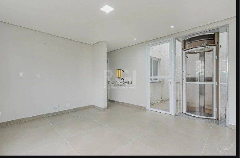 Casa para Venda - 220m², 3 dormitórios, sendo 2 suites, 2 vagas - Partenon