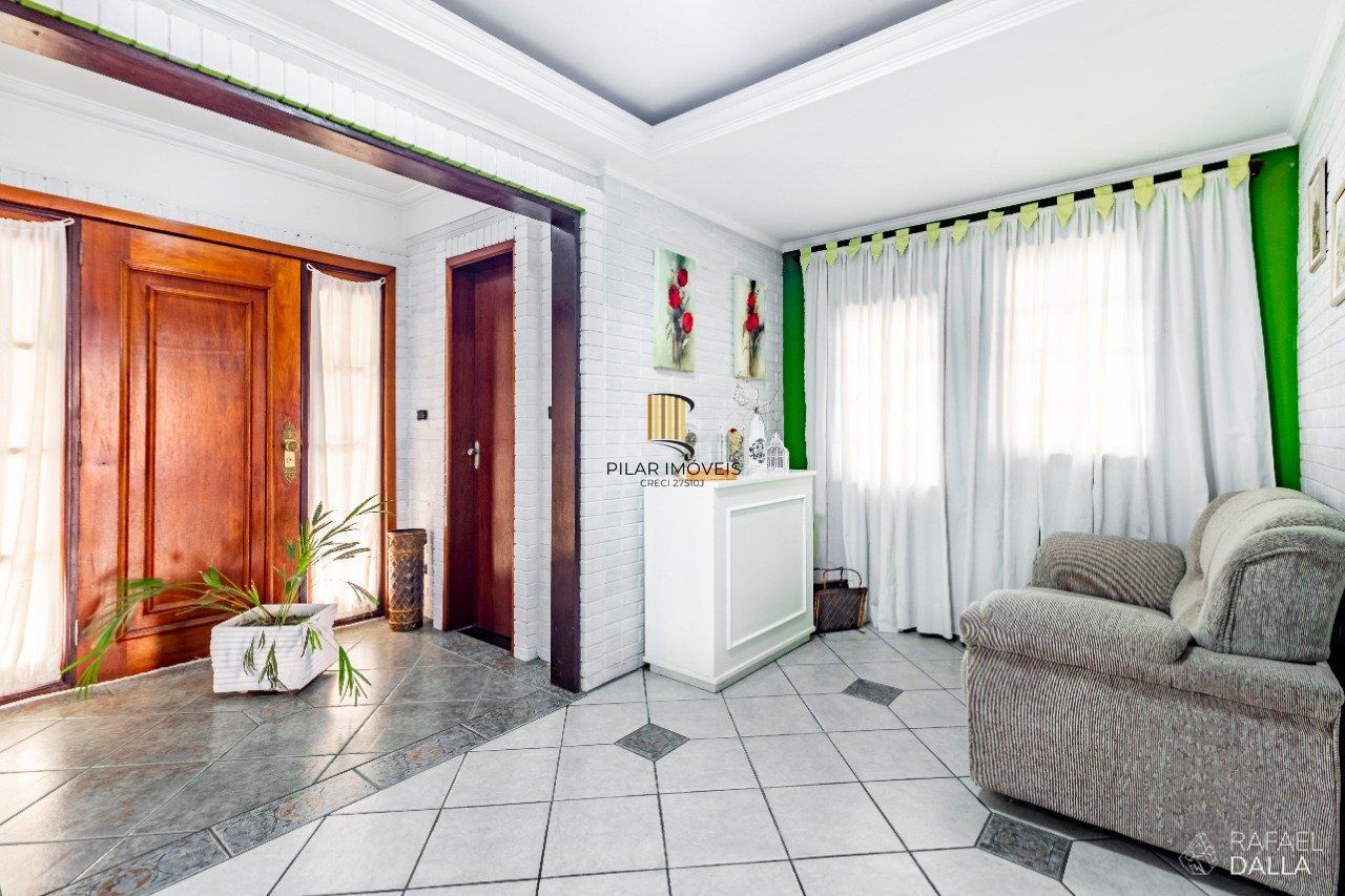 Casa para Venda - 574m², 3 dormitórios, sendo 2 suites, 8 vagas - Jardim Planalto