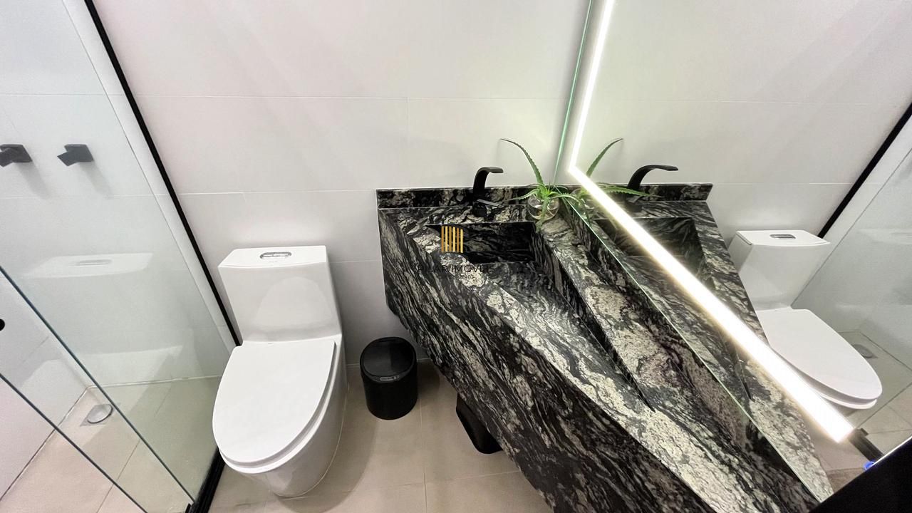 Casa Moderna com Suíte, Hidromassagem, Jardim e 2 Vagas