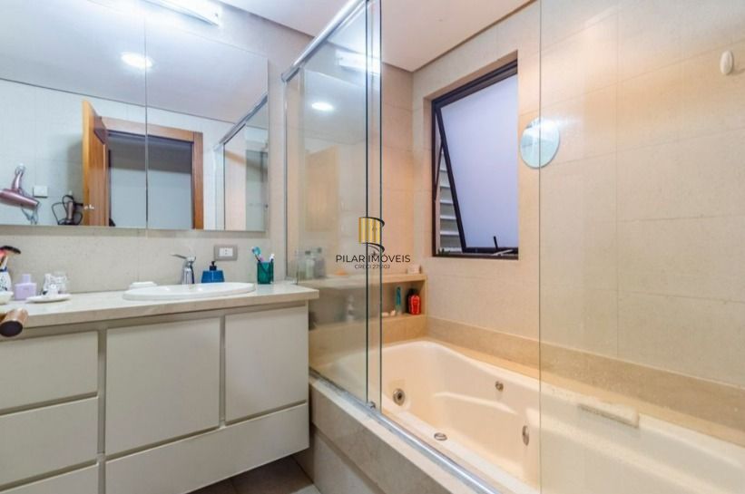 Cobertura para Venda - 304.71m², 3 dormitórios, sendo 1 suites, 2 vagas - Bela Vista