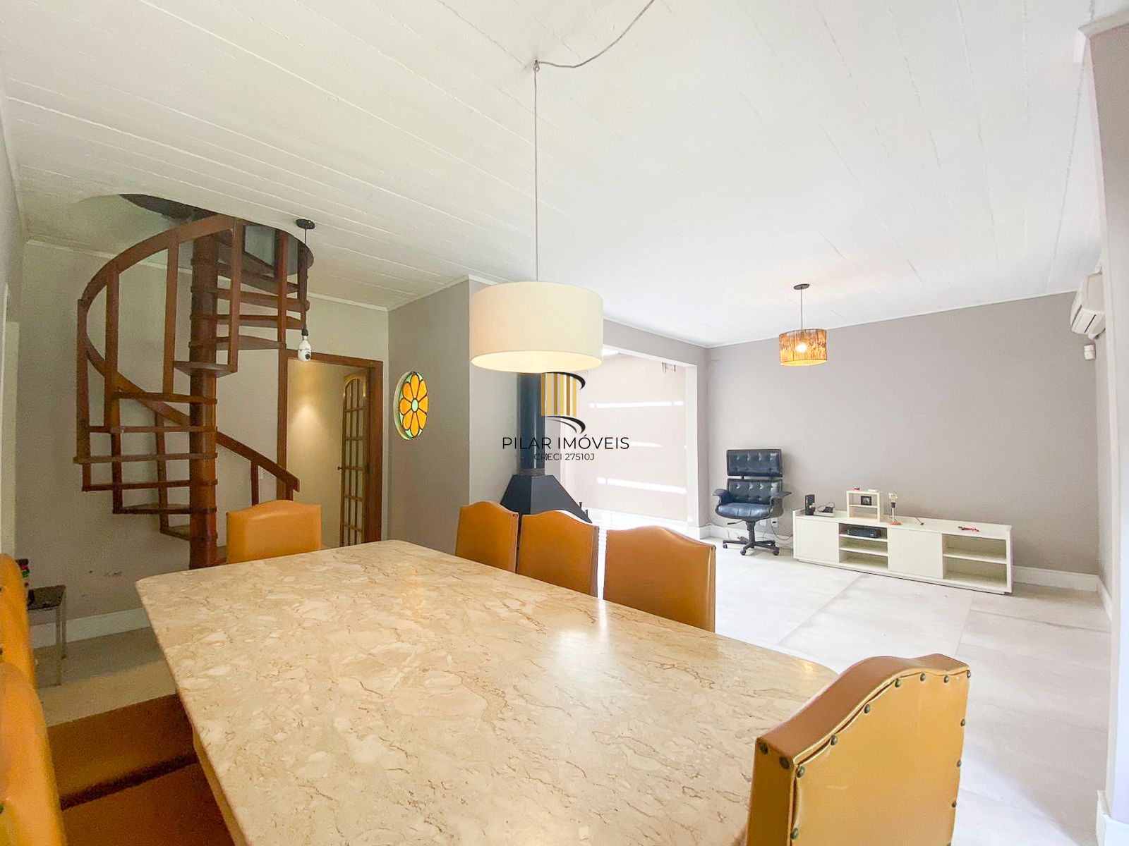 Casa / 4 Quartos / 1 Suíte / Churrasqueira / Jardim Itu Sabará / Porto Alegre / RS