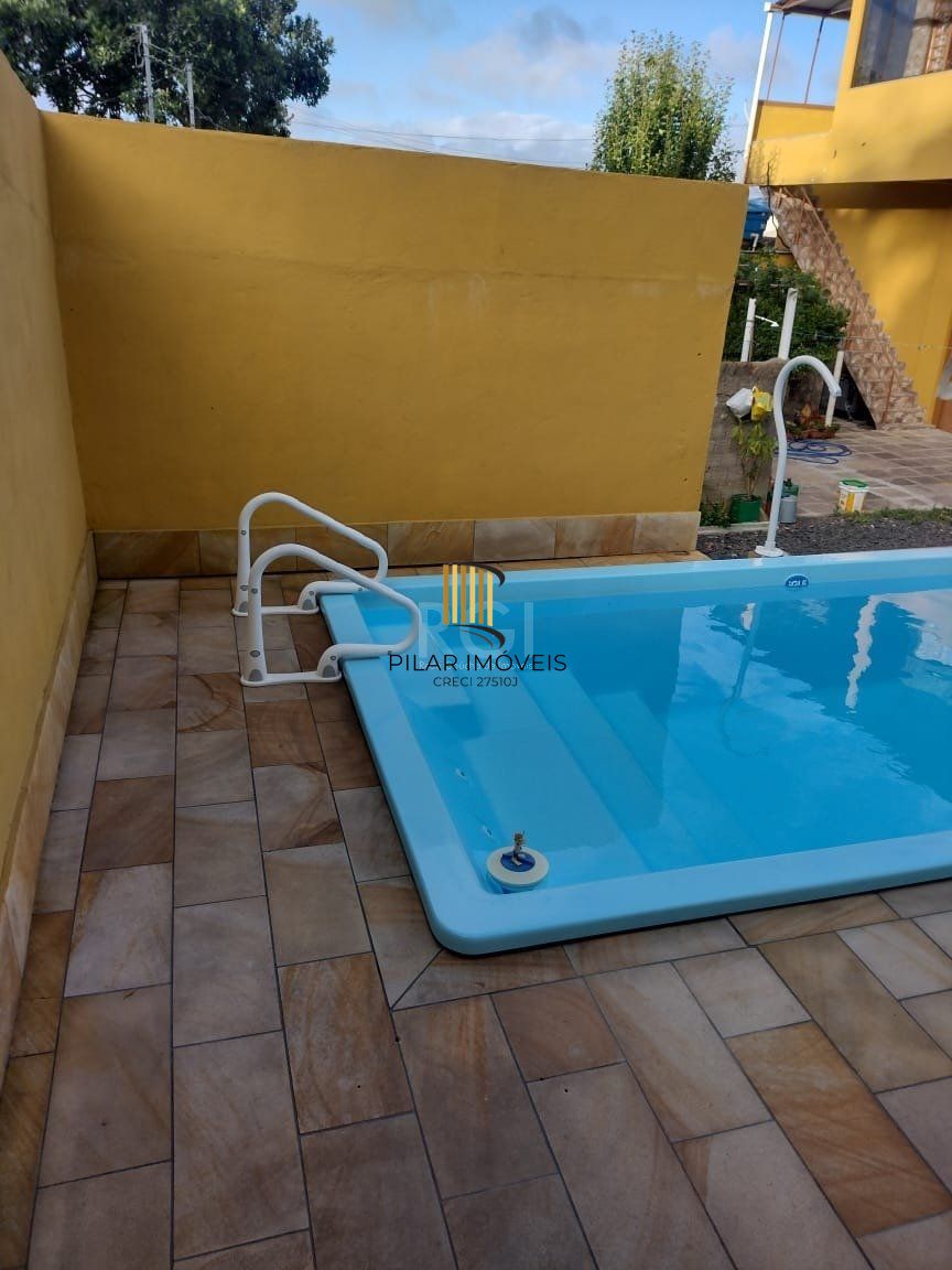 Casa para Venda - 0.18m², 2 dormitórios, sendo 2 suites, 3 vagas - Lomba do Pinheiro