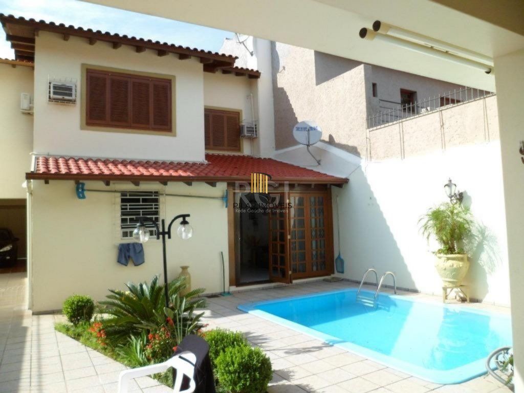 Casa para Venda - 216m², 4 dormitórios, sendo 1 suites, 8 vagas - Aberta Dos Morros