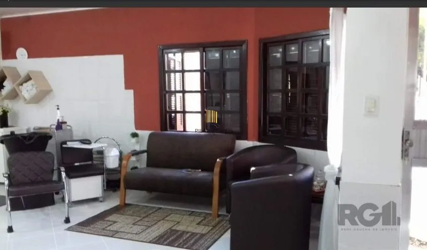 Casa para Venda - 132m², 3 dormitórios, sendo 1 suites, 3 vagas - Medianeira